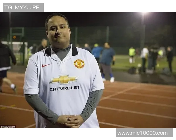 以踢足球胖的球星为主题的图片展示与背后故事解析 以踢足球胖的球星为主题的图片展示与背后故事解析